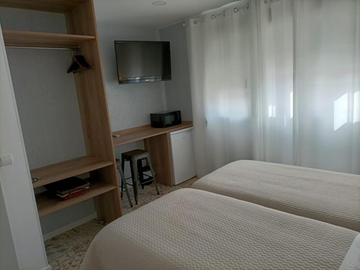 Hostal Las Encinas Вильявисьоса-де-Одон Экстерьер фото