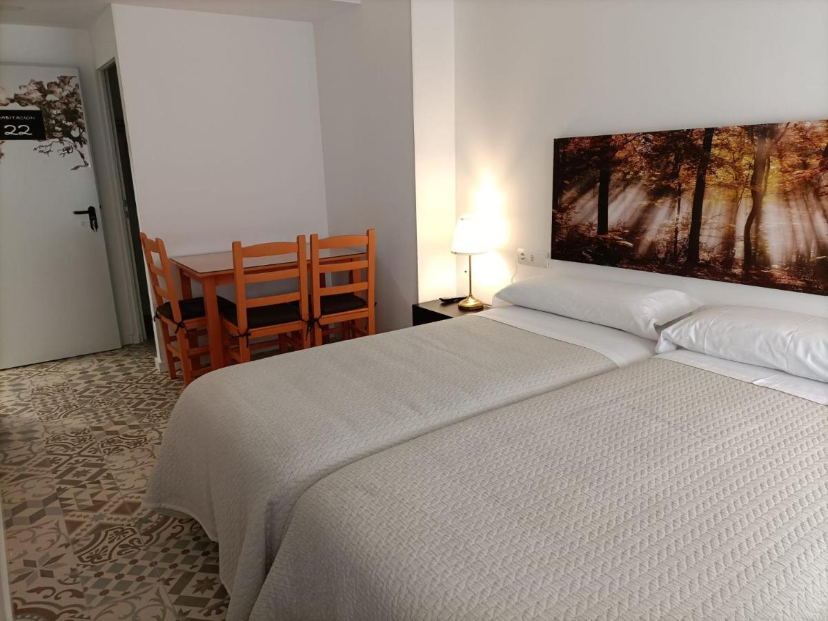 Hostal Las Encinas Вильявисьоса-де-Одон Экстерьер фото